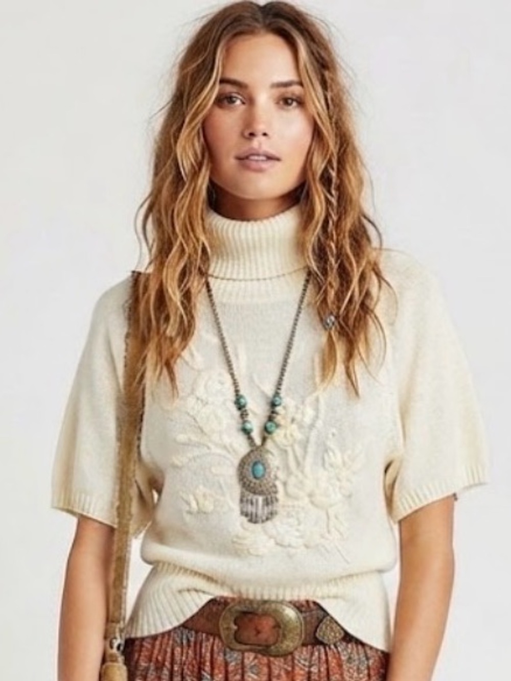 Lulumari Floral Embroidered Short Sleeve Turtleneck Sweater SZ Small